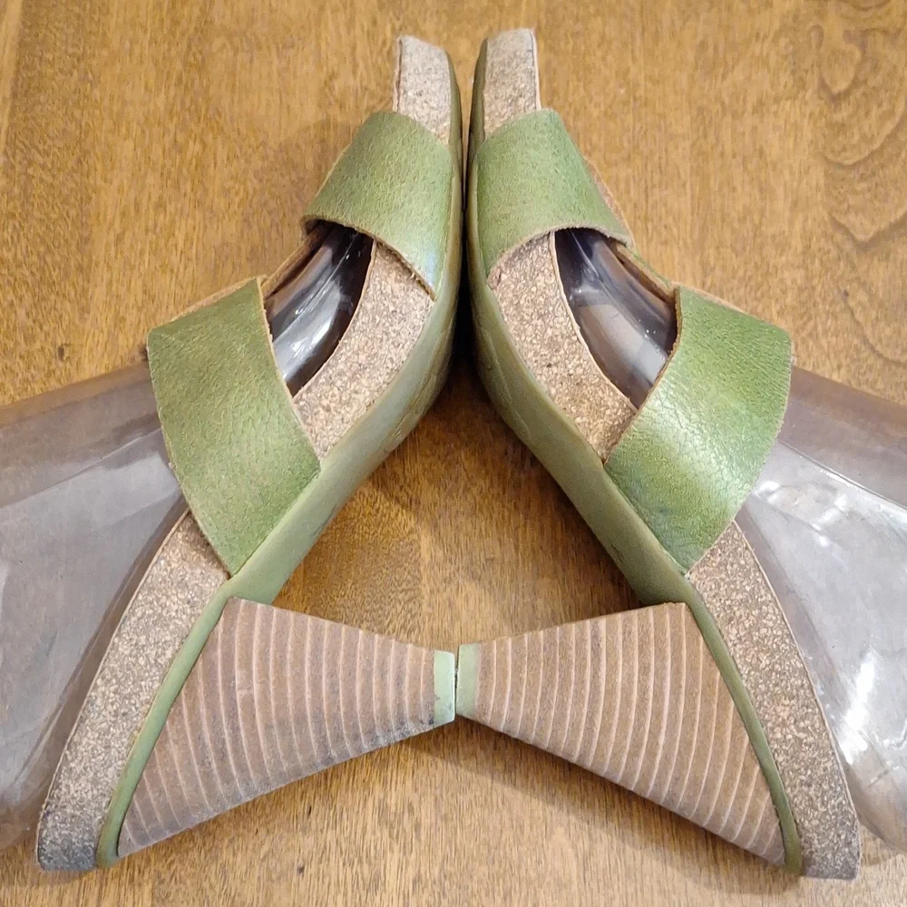 Kork-Ease Green Leather Sandals - Picture 4 of 16